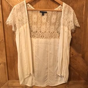 Lace short sleeve opened shirt.